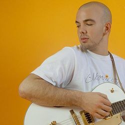 Foto do artista Mac Ayres