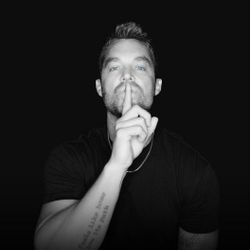 Foto do artista Brett Young