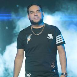 Foto do artista El Chaval de La Bachata