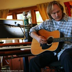 Foto do artista Richard Page