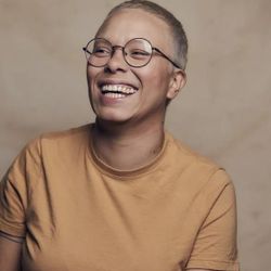 Foto do artista Maria Gadú