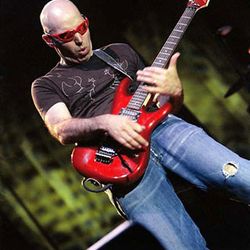 Foto do artista Joe Satriani 