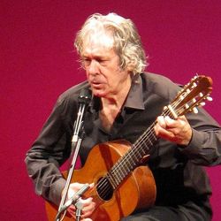 Foto do artista Paco Ibañez