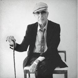 Foto do artista Leonard Cohen