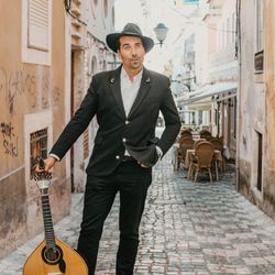 Foto do artista Emanuel Moura