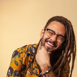 Foto do artista Gabriel Elias