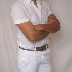 Foto do artista Luciano Moreno