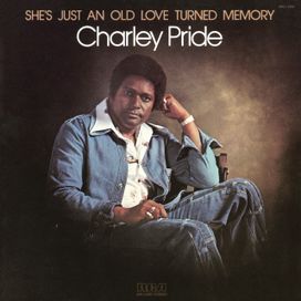 She's Just An Old Love Turned Memory - 1977 • Álbum