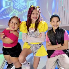 Estala um Beijinho (part. MC Divertida Maria Clara e Henrique Cauã) - 2023 • Single/EP