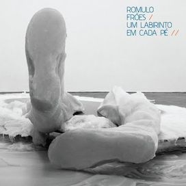 Um Labirinto em Cada Pé - 2011 • Álbum