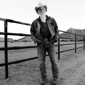Keepin' The Horse Between Me And The Ground - 2016 • Álbum
