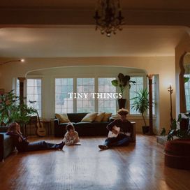 Tiny Things - 2023 • Sencillo/EP