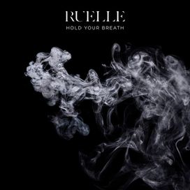 Hold Your Breath - 2017 • Sencillo/EP