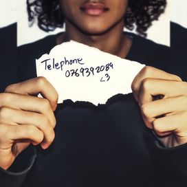 på min telephone toda la noche - 2019 • Sencillo/EP
