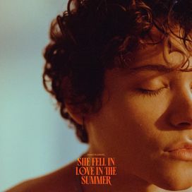 She Fell In Love In The Summer - 2023 • Sencillo/EP