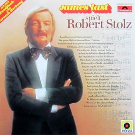 Plays Robert Stolz - 1977 • Álbum