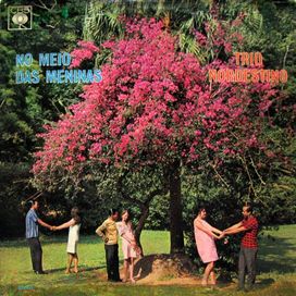 No Meio das Meninas - 1970 • Álbum