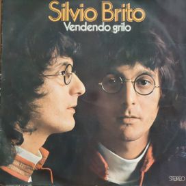 Vendendo Grilo - 1975 • Álbum