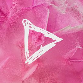Play (Deluxe) - 2025 • Álbum