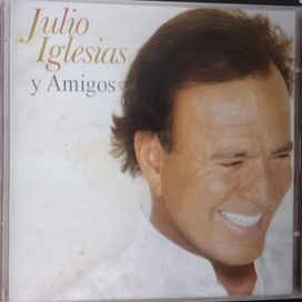Julio Iglesias y Amigos - 2010 • Coletânea