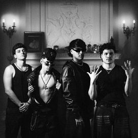 Zarpa2 (part. Biz y Mery Lov) - QÜEVA
