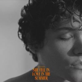 She Fell In Love In The Summer (Additional Versions) - 2023 • Sencillo/EP