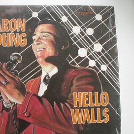 Hello Walls - 1982 • Álbum