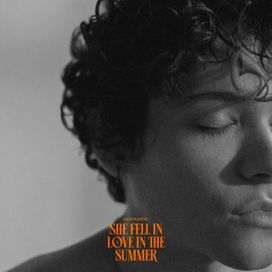 She Fell In Love In The Summer (Acoustic)  - 2023 • Sencillo/EP