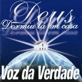 Deus Dormiu Lá Em Casa - 2001 • Álbum