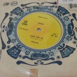 Assim Não Dá / Morena - 1973 • Single/EP