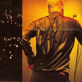 Live Between Us - 1997 • Álbum