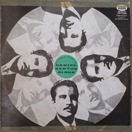 Sings - 1956 • Álbum
