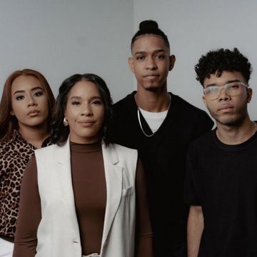 Estoy Rodeado Letra Rodeado (part. Tba Worship, Misael J y Carolina Ponciano) - Grupo Hope ...