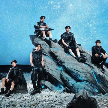 Blue Hour (Japanese Version) - TOMORROW X TOGETHER (TXT) (letra da