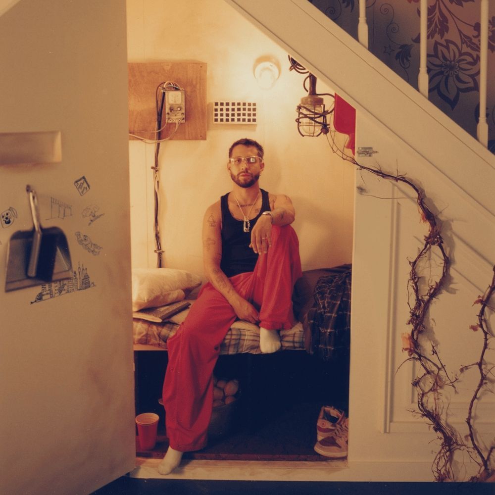 Portada de la canción "Detrás de Tu Alma", de Mora