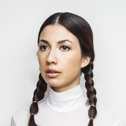 Portada de la canción "Swimming Pool", de Emmy The Great