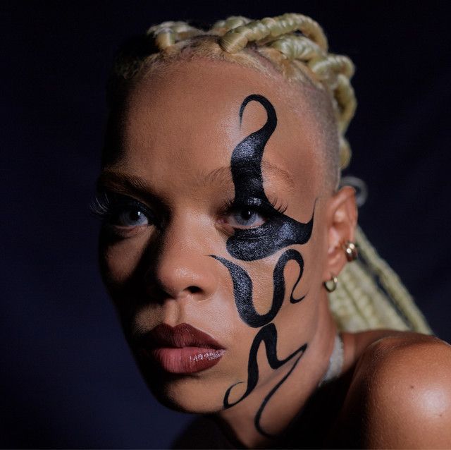 Portada de la canción "Cidade", de Lua Paz