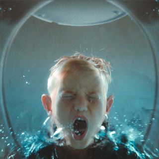 Portada de la canción "Screaming Underwater", de Alex Warren