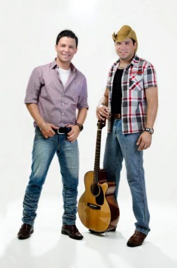 Foto de Moisés e Luiz Henrique