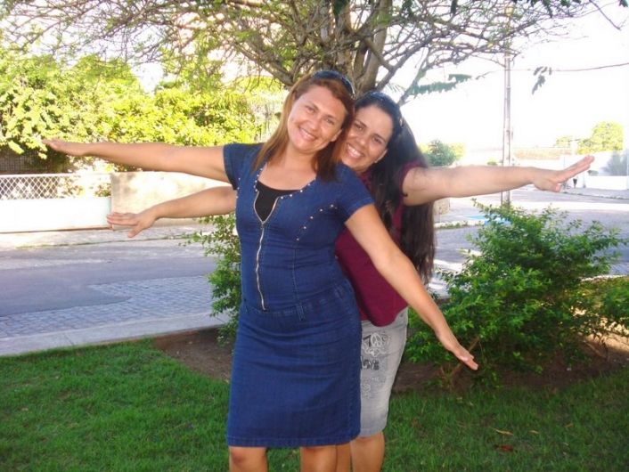 Foto de Albanise e Mônica