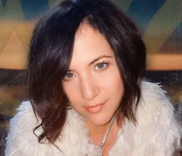 Foto de JULIE (Freestyle)