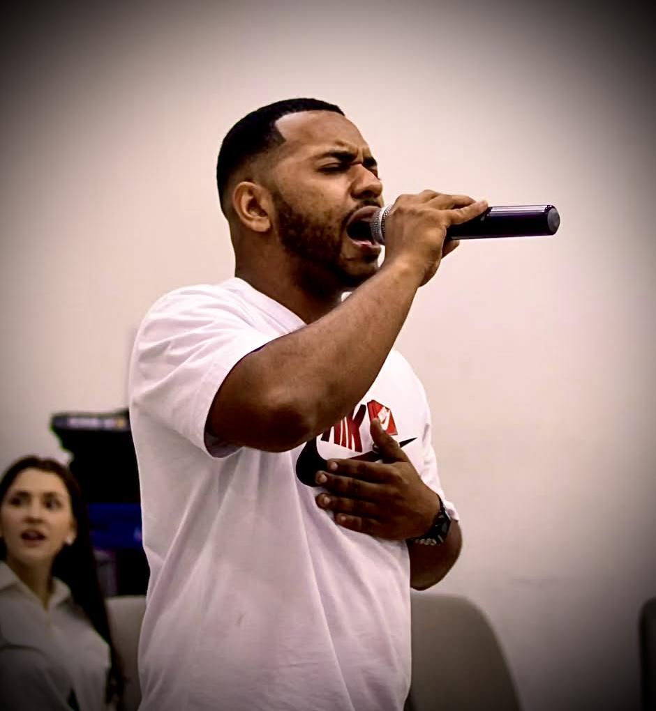 Photo of Cantor Pedro Soares