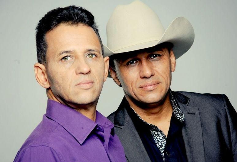 Foto de Falcão e Josué