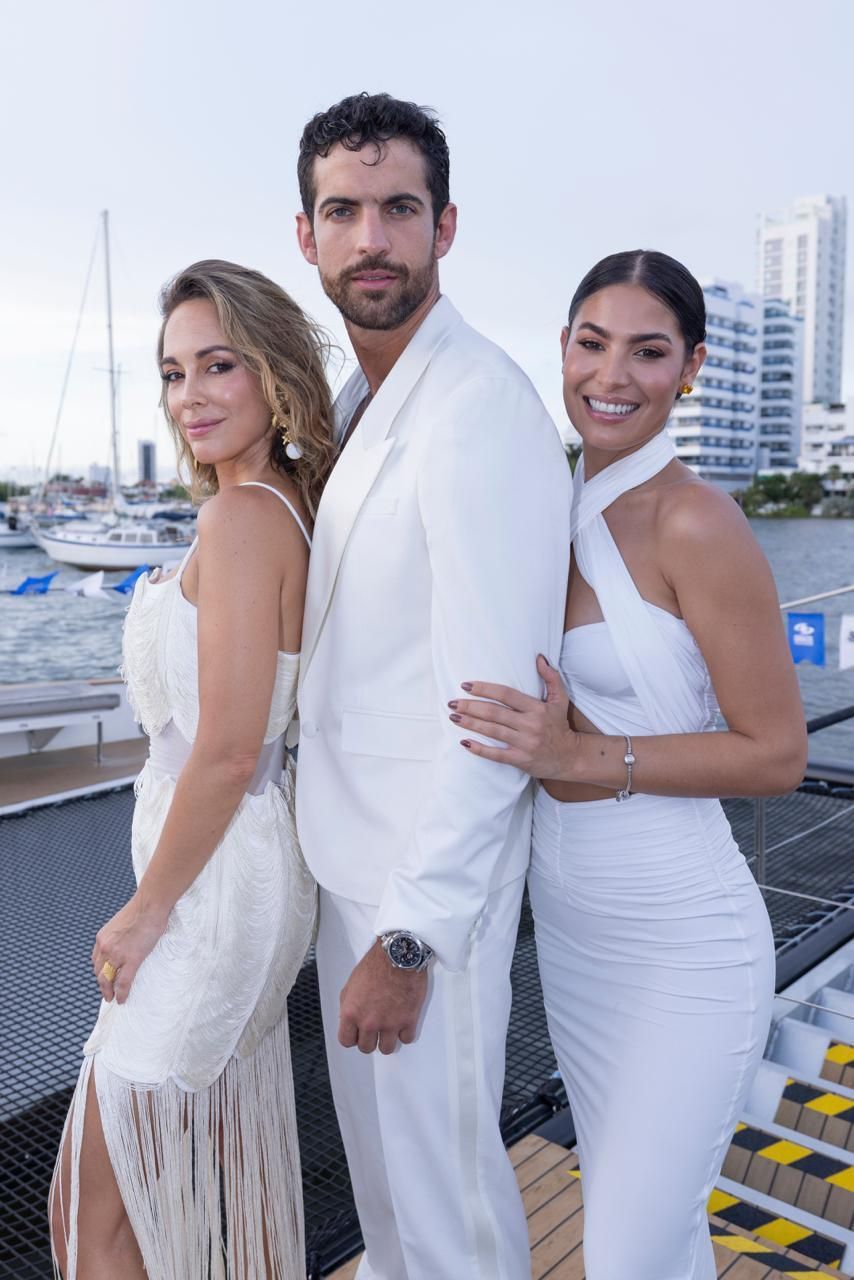 Foto de Escupiré sobre sus tumbas