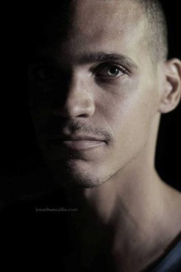 Foto de Charles Boa Morte