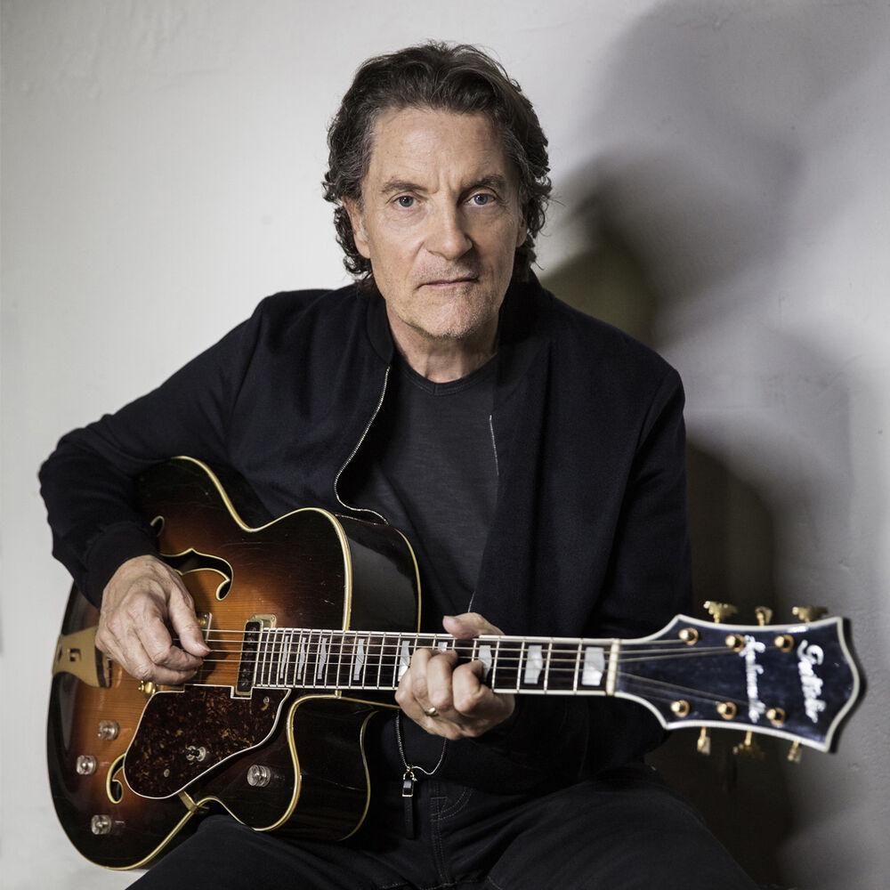 Photo of Francis Cabrel