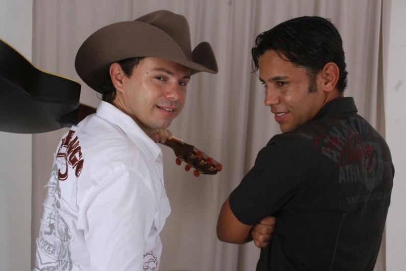 Foto de Juninho e Juliano