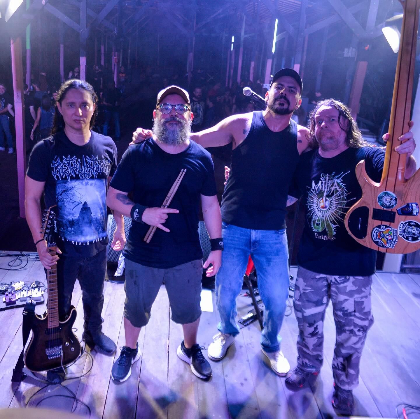 Foto de Mitra (Heavy Metal)