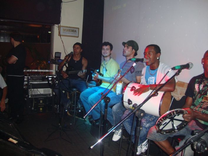 Foto de Grupo Assim Que Se Faz