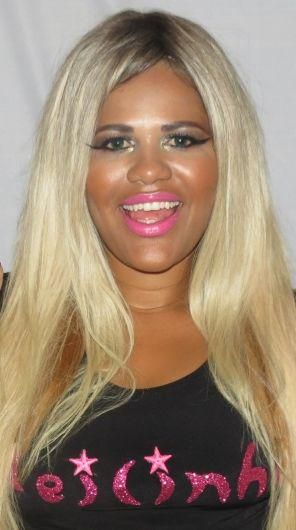 Foto de Neilinha a Diva da Arrochadeira